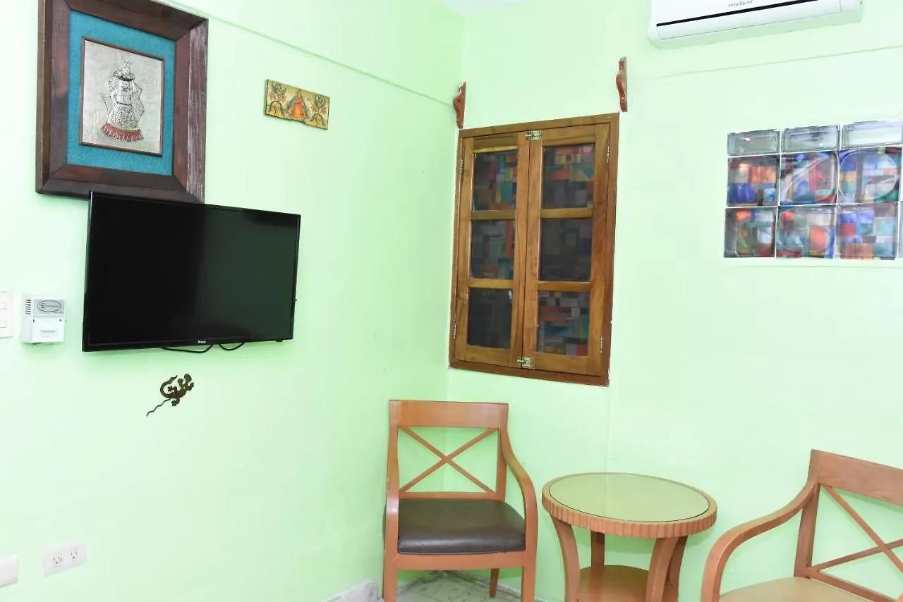 Cancun Guest House 6